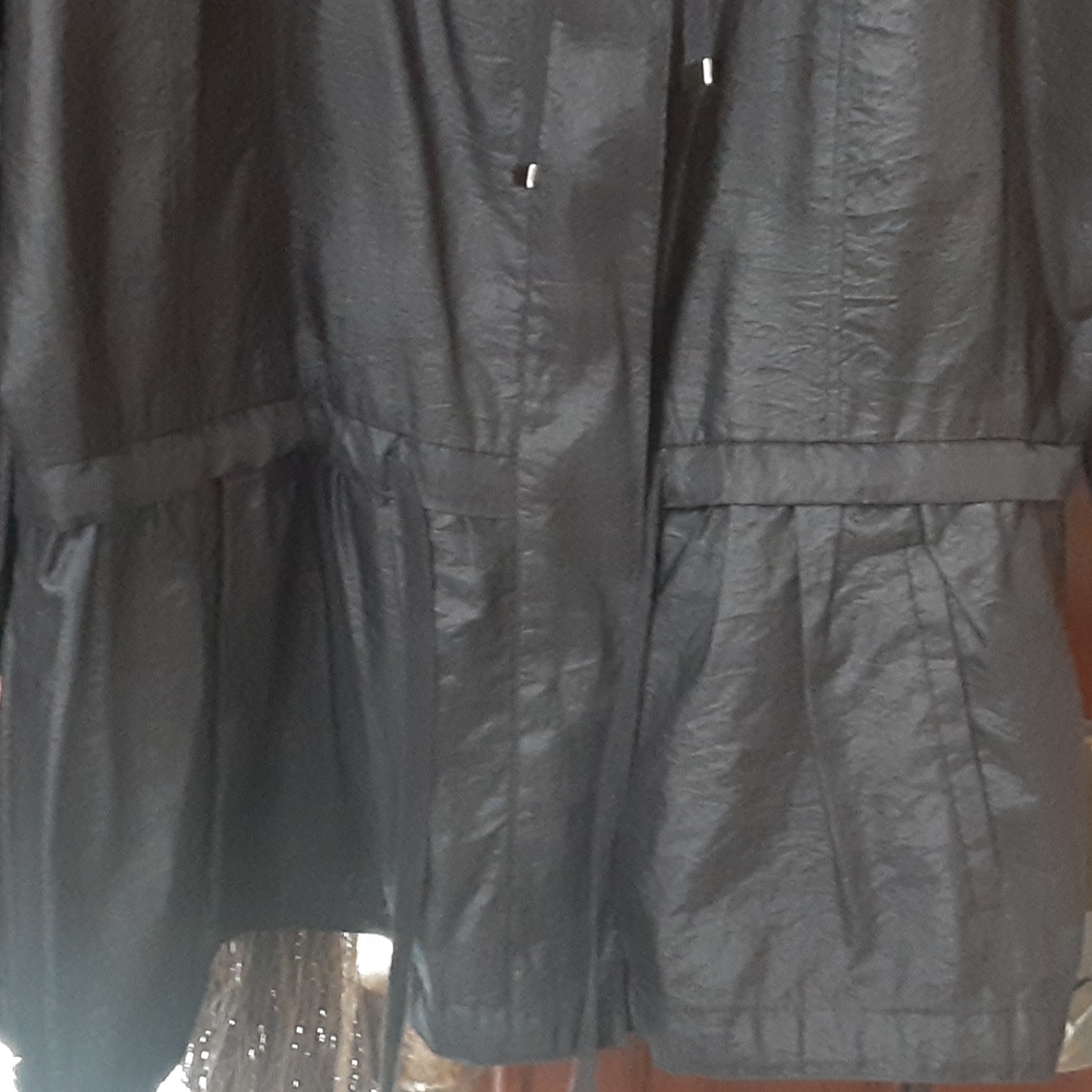 Classy, Versatile Lightweight Jacket Perfect For … - image 3